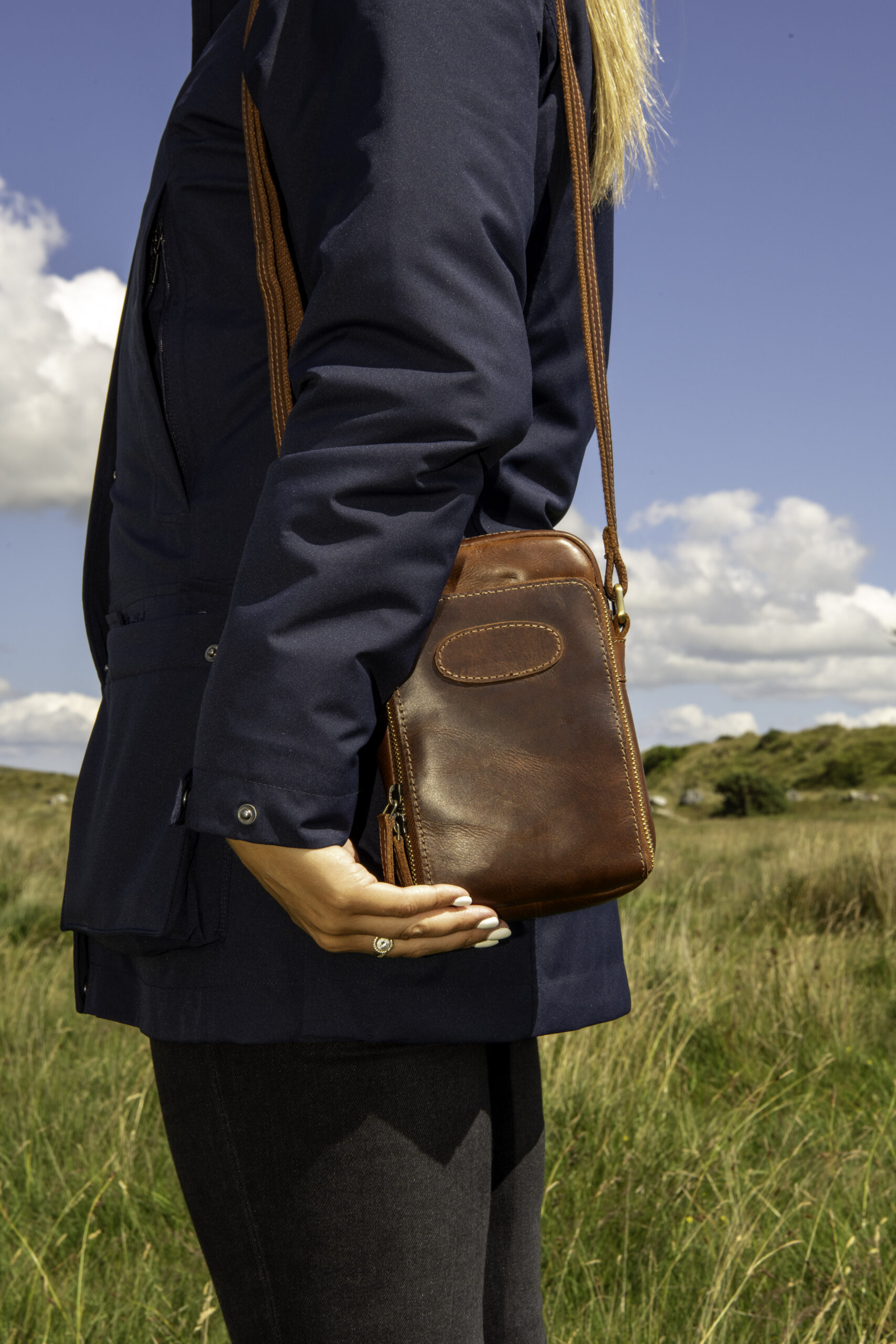 Chestnut Crossbody Bag - Teales Sporting Goods
